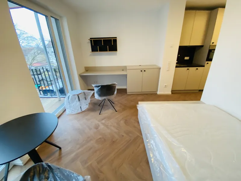 Direkt in Adlershof! Studio voll möbliert mit Balkon!